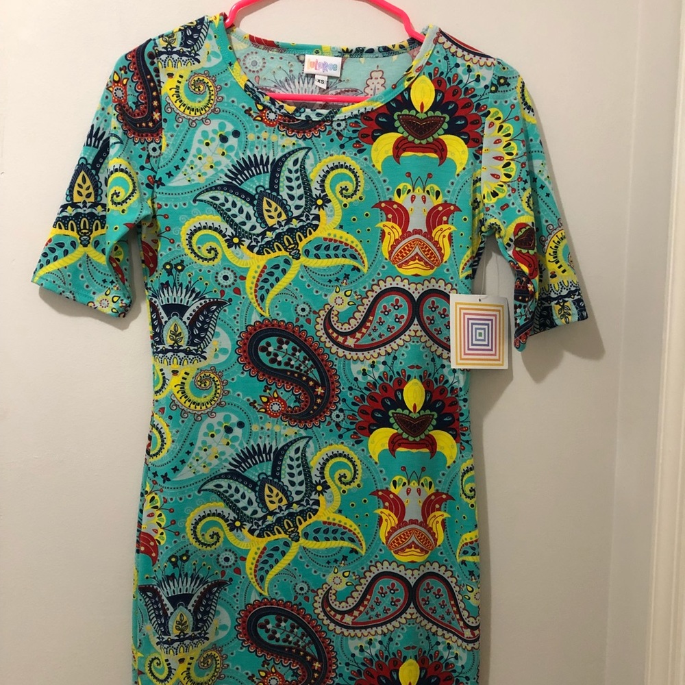 Vintage LuLaRoe Julia Paisley XS NWT!